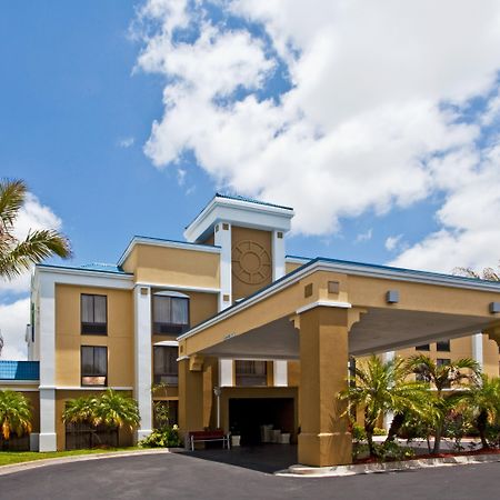Holiday Inn Express Vero Beach-West I-95 By Ihg Eksteriør billede
