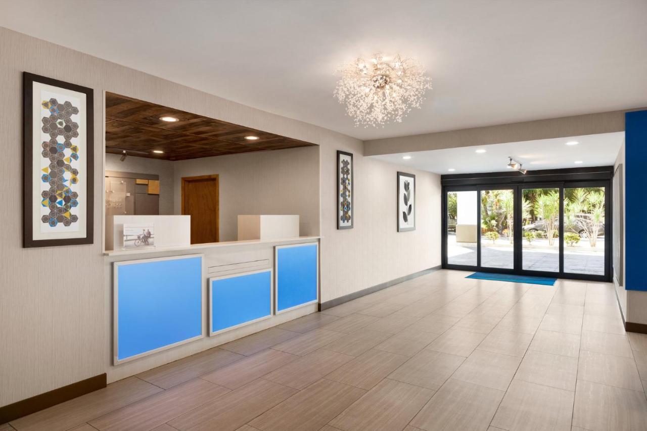 Holiday Inn Express Vero Beach-West I-95 By Ihg Eksteriør billede