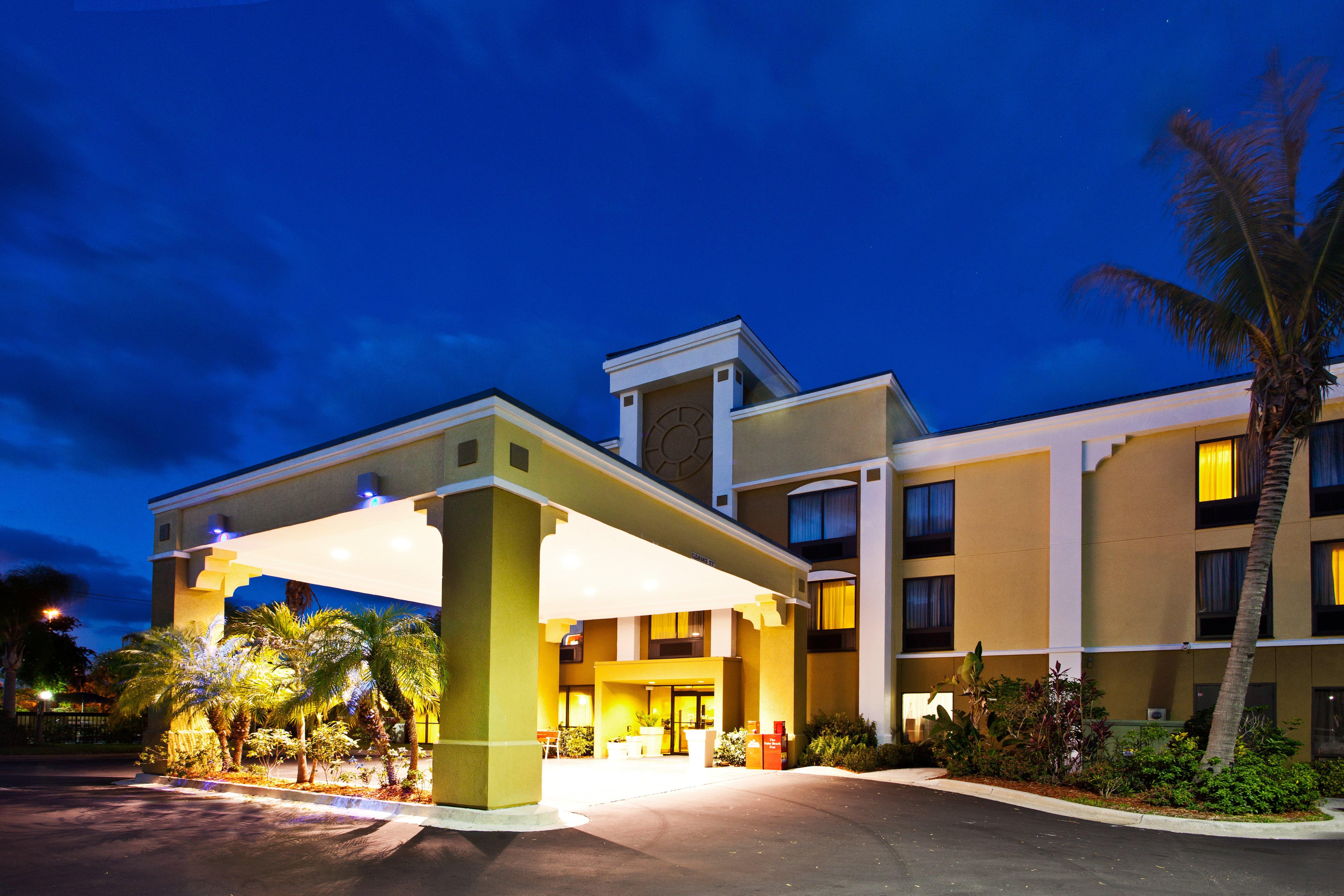Holiday Inn Express Vero Beach-West I-95 By Ihg Eksteriør billede