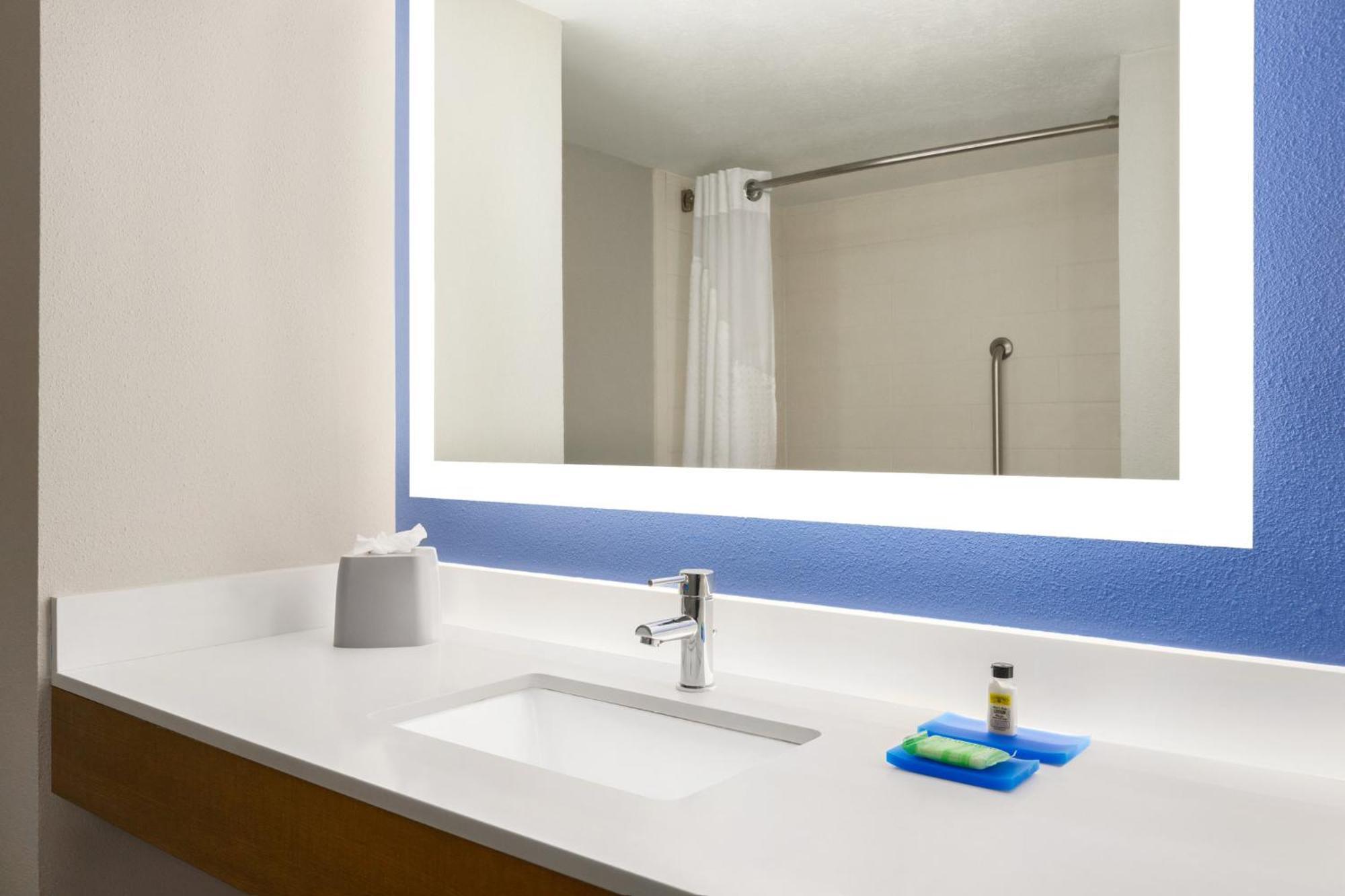 Holiday Inn Express Vero Beach-West I-95 By Ihg Eksteriør billede