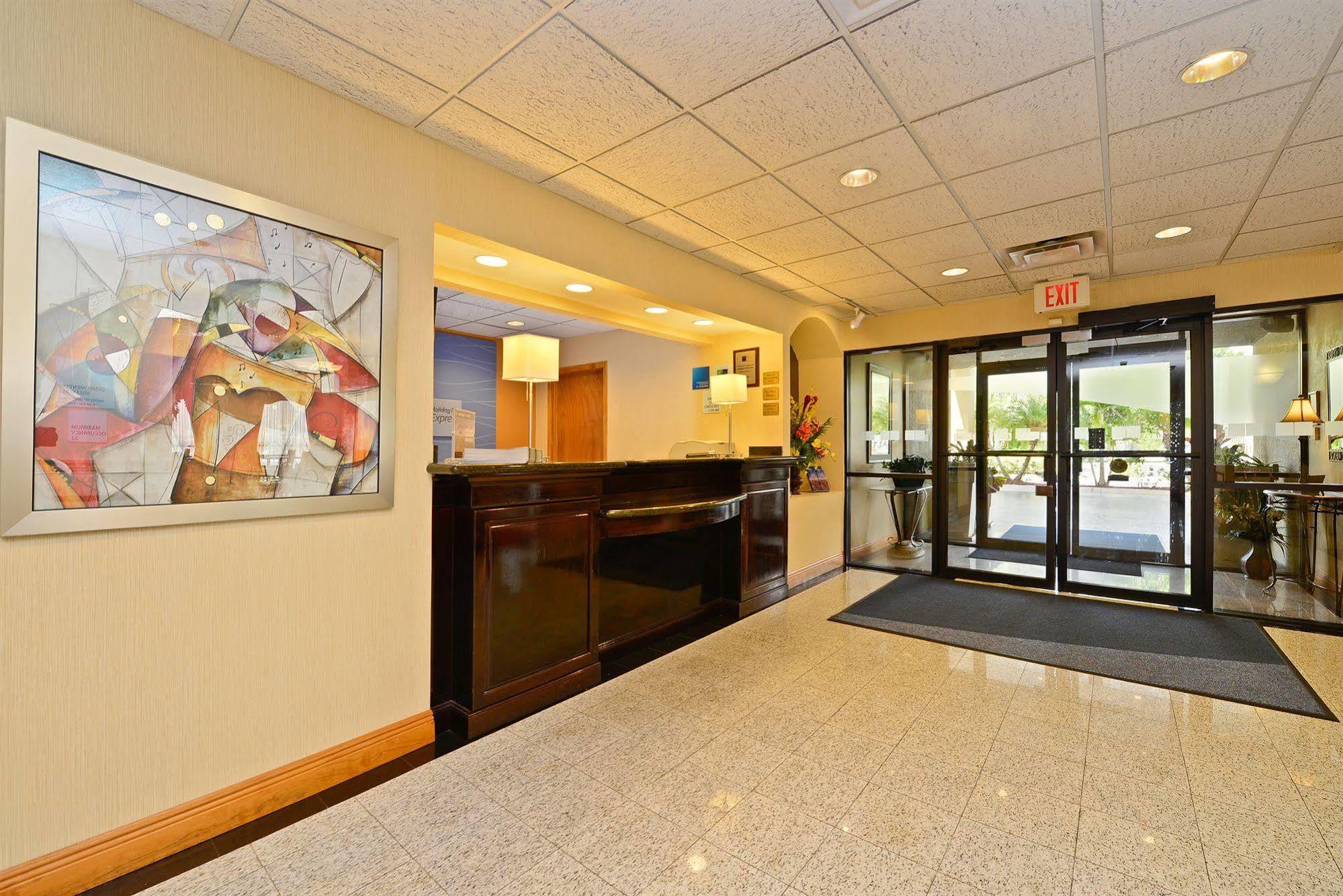 Holiday Inn Express Vero Beach-West I-95 By Ihg Eksteriør billede