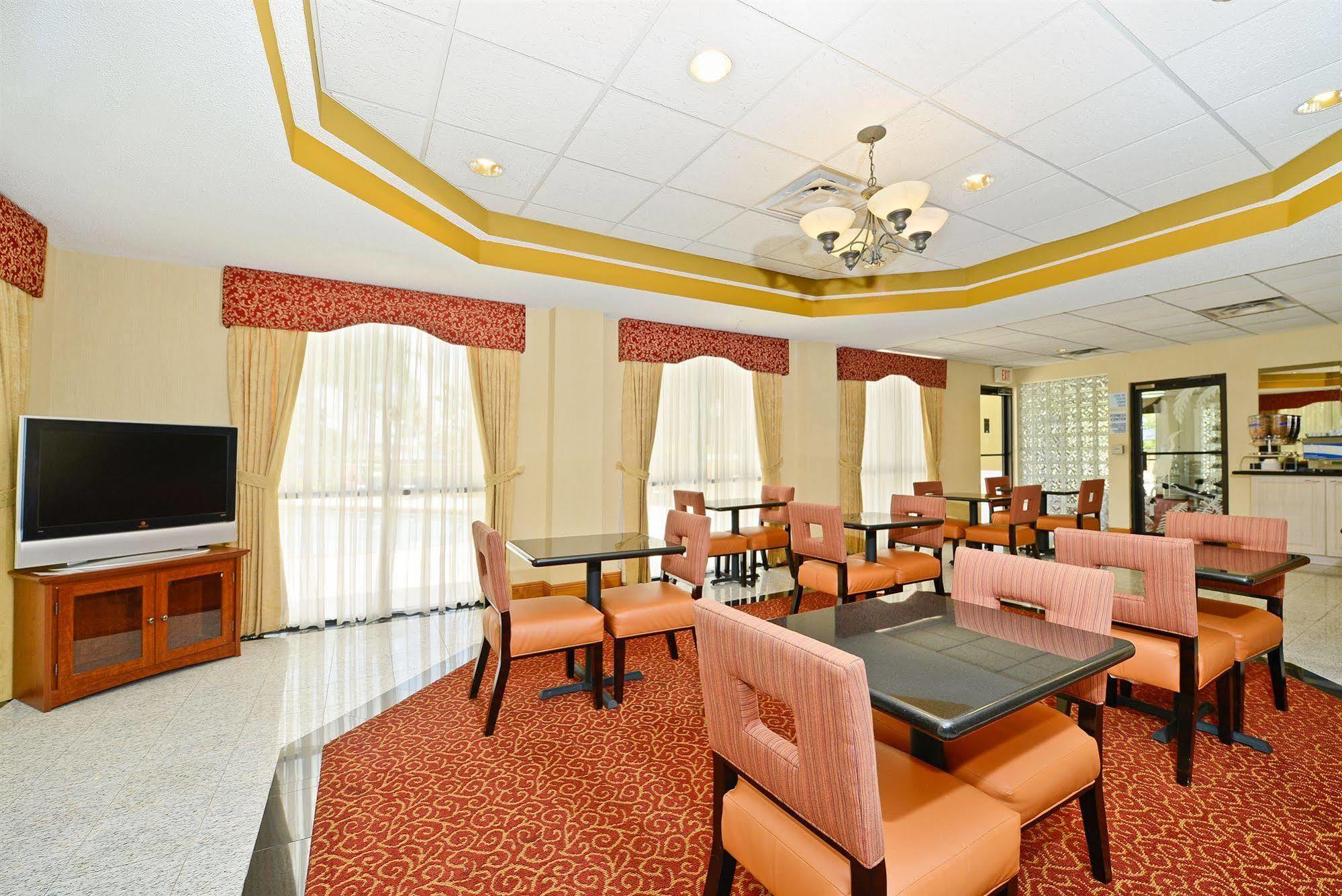 Holiday Inn Express Vero Beach-West I-95 By Ihg Eksteriør billede