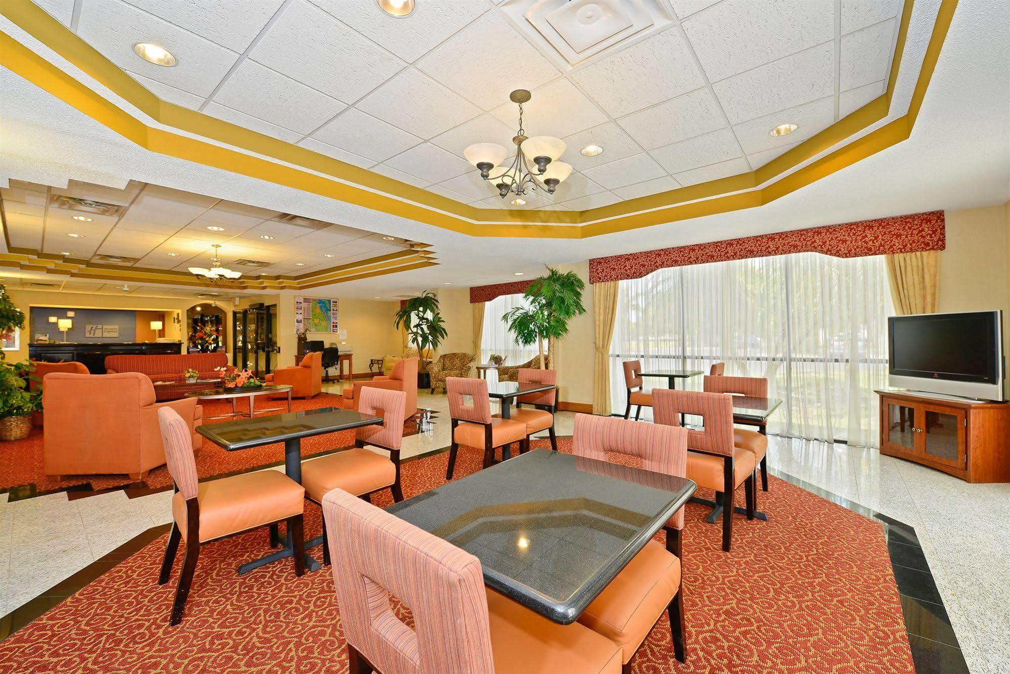 Holiday Inn Express Vero Beach-West I-95 By Ihg Eksteriør billede