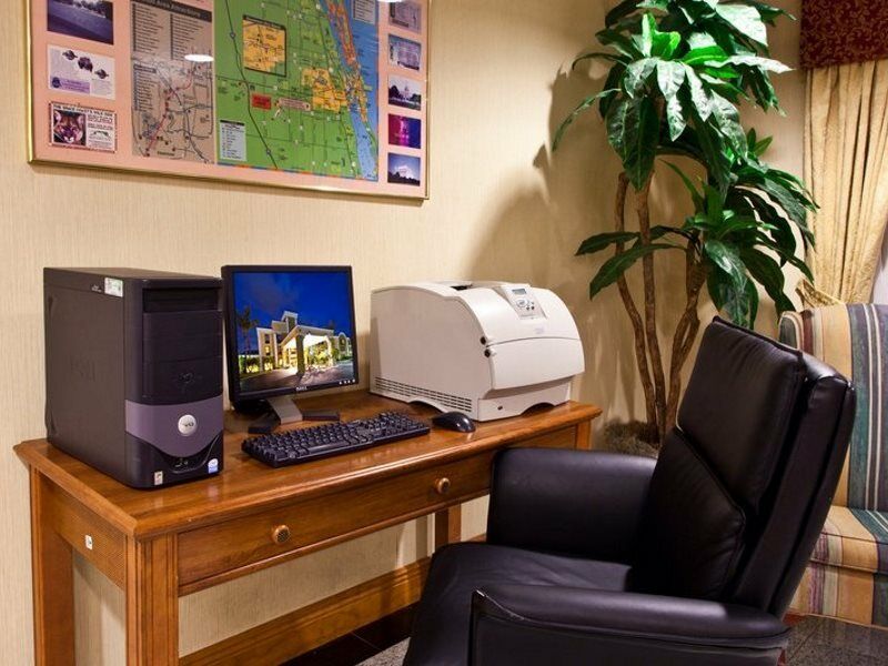 Holiday Inn Express Vero Beach-West I-95 By Ihg Eksteriør billede